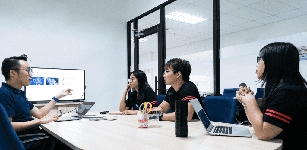 Man explaining the presentation